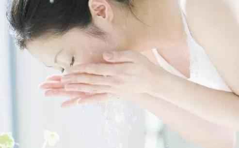 用淘米水洗脸的正确方法 洗脸的误区你犯过吗