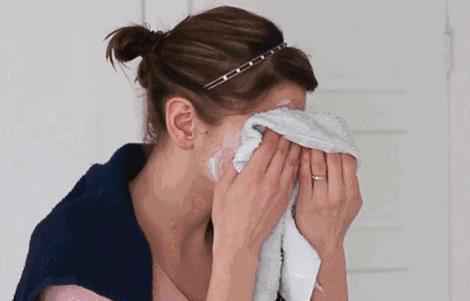用毛巾洗脸要多久换一次 怎么样才算是正确的洗脸