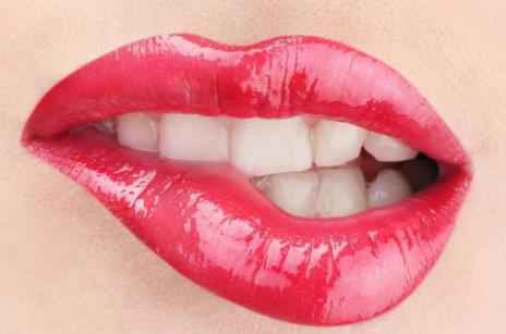 如何护理唇部小知识 保养唇部常见的护理几大误区