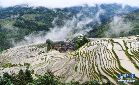 加榜梯田：雕琢在深山里的诗行