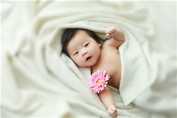 给新生儿拍照的禁忌，如有发现请立即制止！